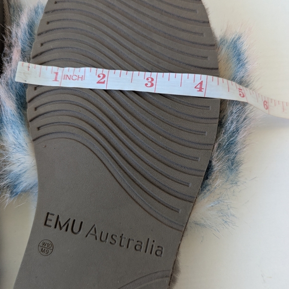 Emu Soft Gray and Cream Slippers - Picture 8 of 9